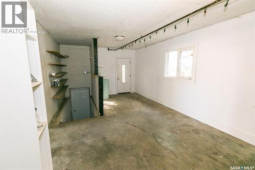 313 Yukon Avenue, Kerrobert, SK - Indoor Photo Showing Other Room