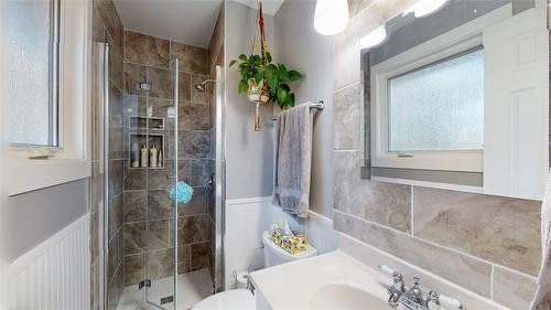 3600 53Rd Street, Cranbrook, BC - Indoor Photo Showing Bathroom