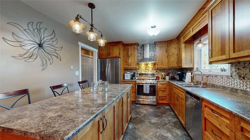 3600 53Rd Street, Cranbrook, BC - Indoor Photo Showing Kitchen With Double Sink
