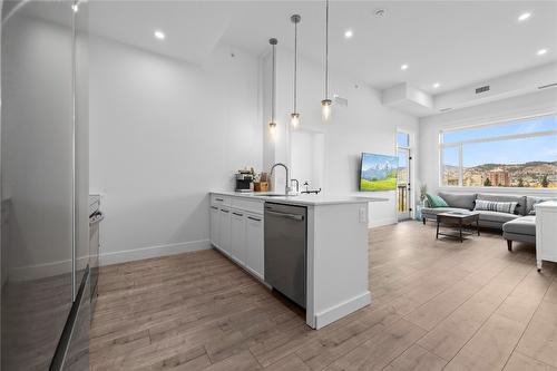 508-1220 Pacific Avenue, Kelowna, BC - Indoor