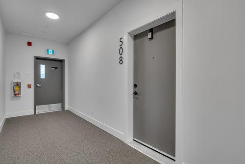 508-1220 Pacific Avenue, Kelowna, BC - Indoor Photo Showing Other Room