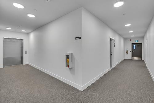 508-1220 Pacific Avenue, Kelowna, BC - Indoor Photo Showing Other Room