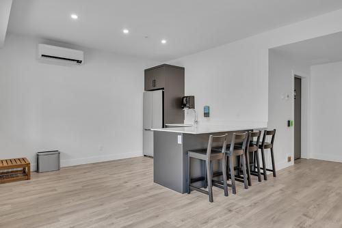 508-1220 Pacific Avenue, Kelowna, BC - Indoor