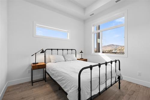 508-1220 Pacific Avenue, Kelowna, BC - Indoor Photo Showing Bedroom