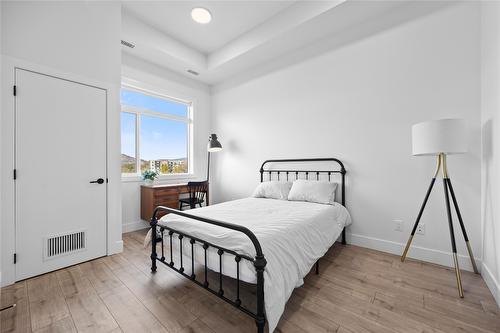 508-1220 Pacific Avenue, Kelowna, BC - Indoor Photo Showing Bedroom