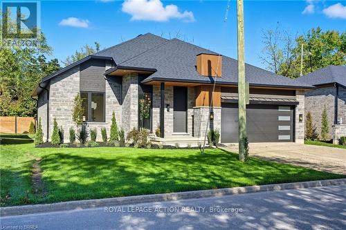 141 PARKSIDE DRIVE  Brantford, ON N3T 0S9