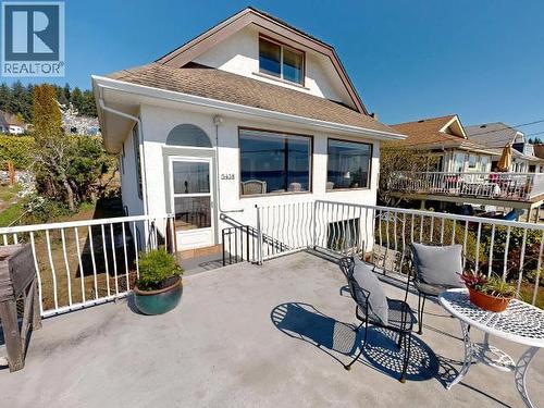 5438 Laburnum Ave, Powell River, BC - Outdoor With Deck Patio Veranda