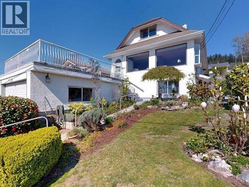 5438 Laburnum Ave, Powell River, BC - Outdoor With Deck Patio Veranda