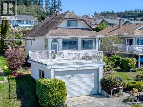 5438 Laburnum Ave, Powell River, BC - Outdoor With Deck Patio Veranda