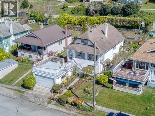 5438 Laburnum Ave, Powell River, BC - Outdoor With Deck Patio Veranda