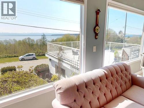 5438 Laburnum Ave, Powell River, BC - Indoor