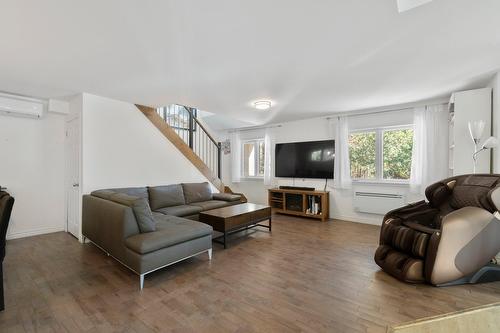 Salon - 4794 Ch. Johanne, Rawdon, QC - Indoor Photo Showing Living Room