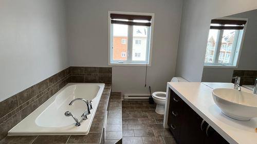 Bathroom - 5-68 Rue De Bruxelles, Gatineau (Aylmer), QC - Indoor Photo Showing Bathroom