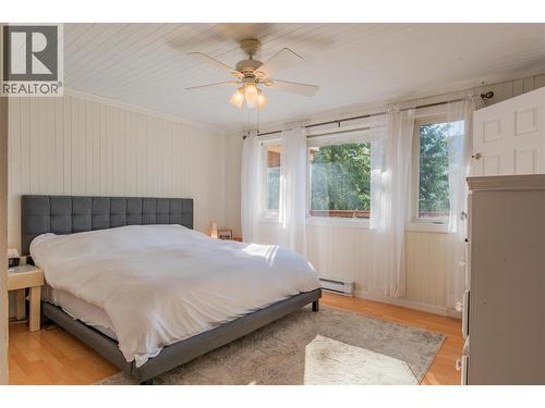 2396 Nault Road, Castlegar, BC - Indoor Photo Showing Bedroom