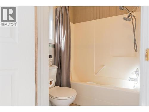 2396 Nault Road, Castlegar, BC - Indoor Photo Showing Bathroom