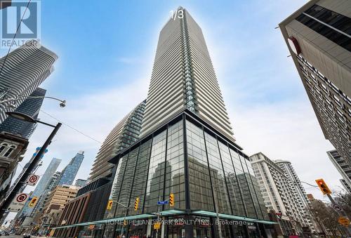 2009 - 501 YONGE STREET  Toronto, ON M4Y 0G8