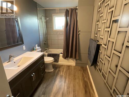511 6Th Avenue, Cudworth, SK - Indoor Photo Showing Bathroom