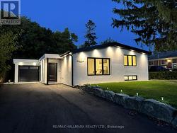 25 KNOWLES CRESCENT  Aurora, ON L4G 1Z6