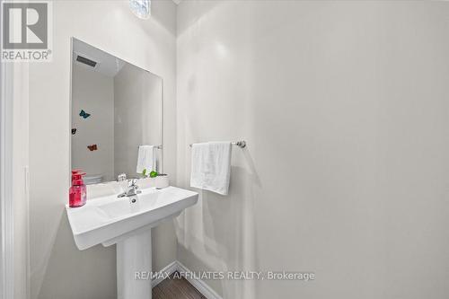 308 Equine Way, Ottawa, ON - Indoor Photo Showing Bathroom