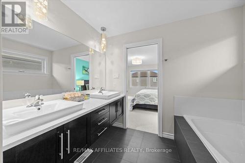 308 Equine Way, Ottawa, ON - Indoor Photo Showing Bathroom