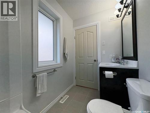 2117 Broder Street, Regina, SK - Indoor Photo Showing Bathroom