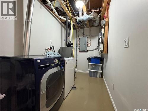 2117 Broder Street, Regina, SK - Indoor Photo Showing Laundry Room