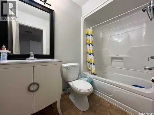 2117 Broder Street, Regina, SK - Indoor Photo Showing Bathroom