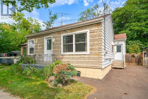 7 ELMWOOD AVENUE  St. Catharines (E. Chester), ON L2R 2T5