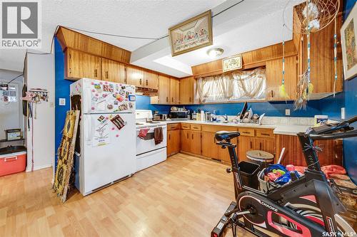 309 / 311 Y Avenue S, Saskatoon, SK - Indoor Photo Showing Kitchen
