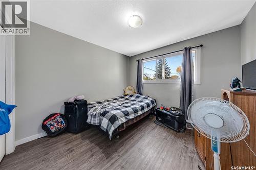 309 / 311 Y Avenue S, Saskatoon, SK - Indoor Photo Showing Bedroom