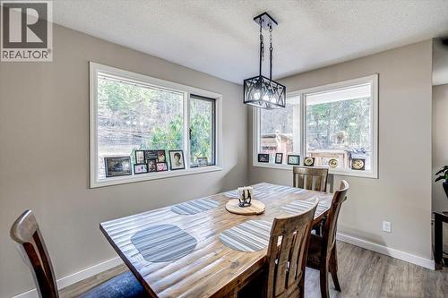 5407 Allendale Crescent, Castlegar, BC - Indoor Photo Showing Dining Room