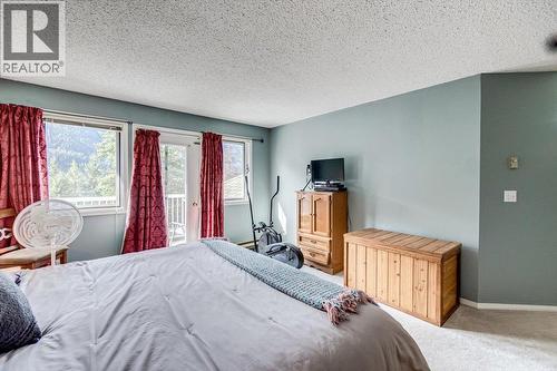 5407 Allendale Crescent, Castlegar, BC - Indoor Photo Showing Bedroom