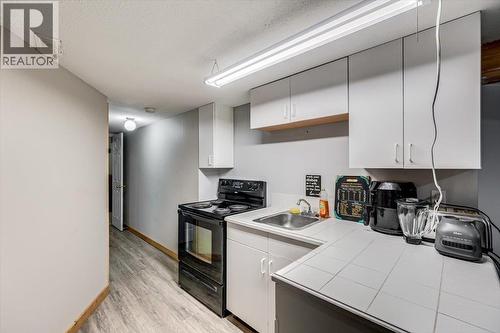 5407 Allendale Crescent, Castlegar, BC - Indoor Photo Showing Kitchen