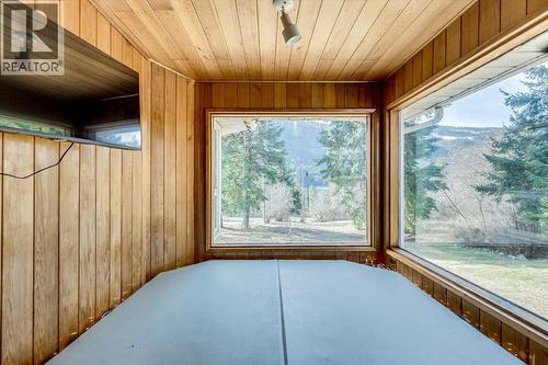 5407 Allendale Crescent, Castlegar, BC - Indoor Photo Showing Other Room