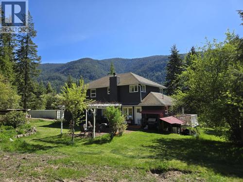 5407 Allendale Crescent, Castlegar, BC - Outdoor