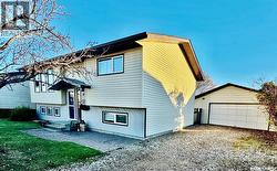 38 Howard CRESCENT  Lanigan, SK S0K 2M0