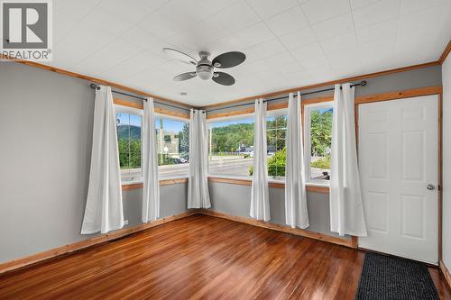 402 6A Avenue, Fernie, BC - Indoor Photo Showing Other Room