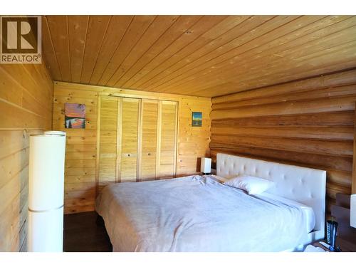 4061 Torry Road, Eagle Bay, BC - Indoor Photo Showing Bedroom