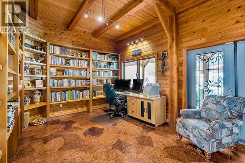 Library/Office Den - 5705 Upper Booth N Road, Kelowna, BC - Indoor Photo Showing Office