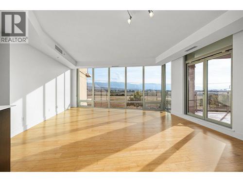 2040 Springfield Road Unit# 401, Kelowna, BC - Indoor Photo Showing Other Room