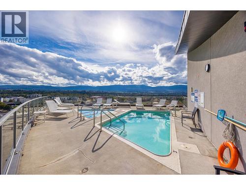 rooftop pool - 2040 Springfield Road Unit# 401, Kelowna, BC - Outdoor With In Ground Pool With View