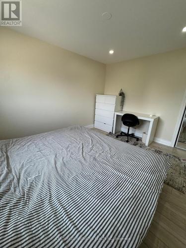 735 Parkview Crescent, Cambridge, ON - Indoor Photo Showing Bedroom