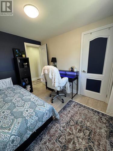 735 Parkview Crescent, Cambridge, ON - Indoor Photo Showing Bedroom