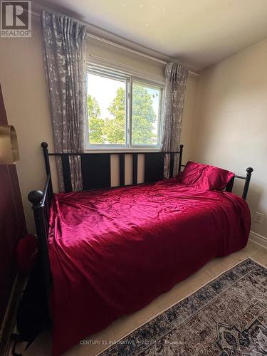 735 Parkview Crescent, Cambridge, ON - Indoor Photo Showing Bedroom