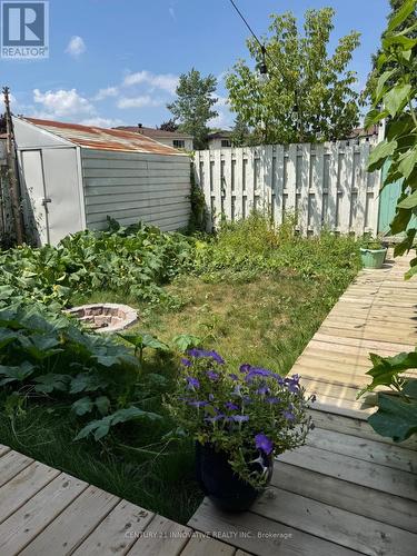 735 Parkview Crescent, Cambridge, ON - Outdoor