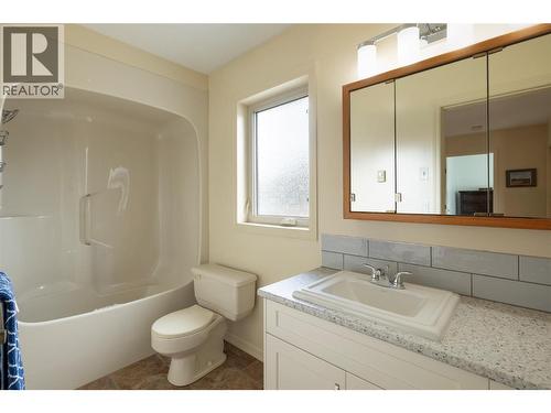 5432 Rochdell Road, Coldstream, BC - Indoor Photo Showing Bathroom