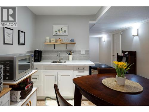 5432 Rochdell Road, Coldstream, BC - Indoor