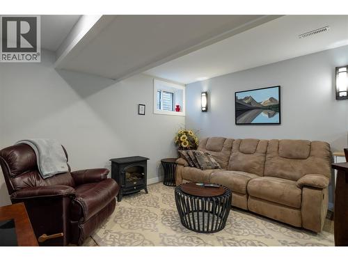 5432 Rochdell Road, Coldstream, BC - Indoor Photo Showing Living Room