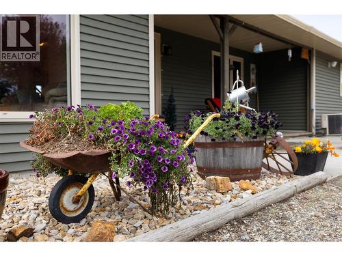 5432 Rochdell Road, Coldstream, BC - Outdoor