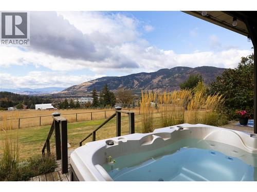 5432 Rochdell Road, Coldstream, BC - Outdoor